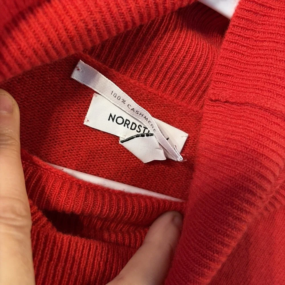 Nordstrom 100% Cashmere Red Women's M Turtleneck Pullover Sweater